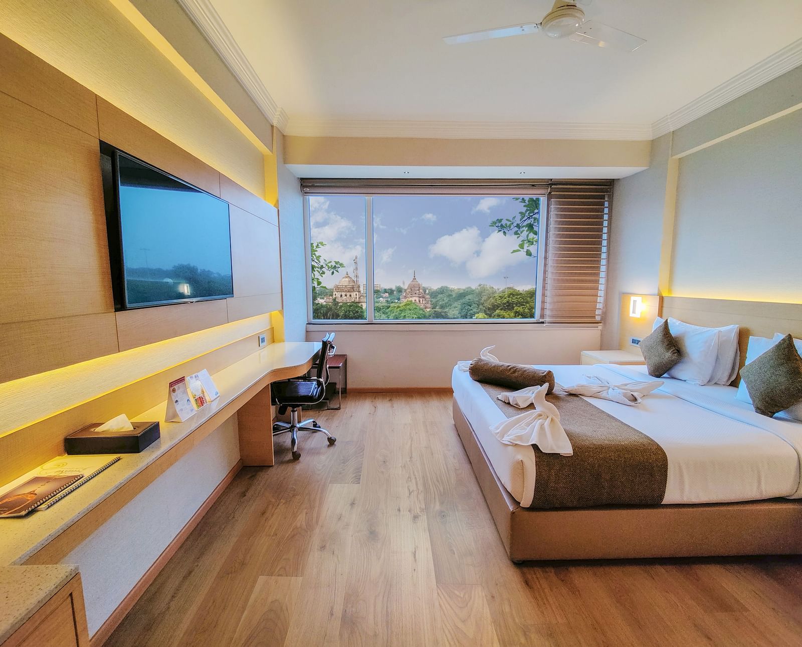 SUITE (3)